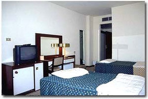 Commodore Hotel Амман Экстерьер фото