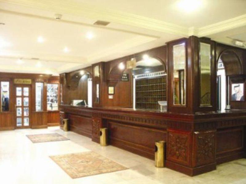 Commodore Hotel Амман Экстерьер фото